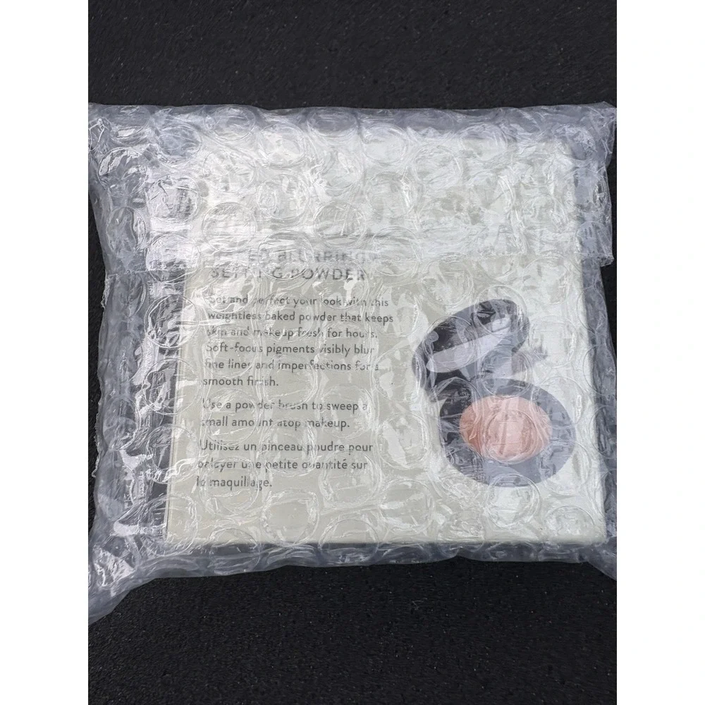 LAURA GELLER Baked Blurring + Setting Powder -‎ LIGHT / MEDIUM  - .14  Sealed
